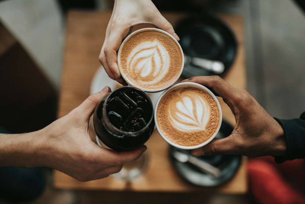 Refrigerio Dominical: Café, Pan Dulce y Mesa Fraterna